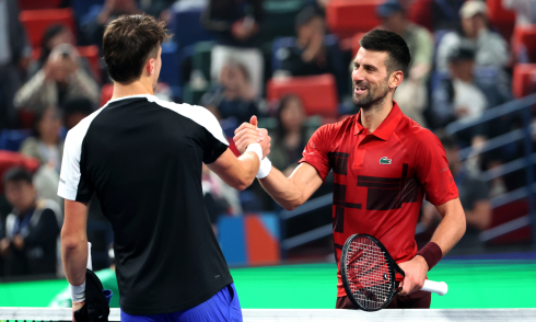 Federer và Djokovic Tái Ngộ Tại Thượng Hải Masters 2024: Hành Trình Đầy Cảm Xúc Của Những Huyền Thoại Quần Vợt