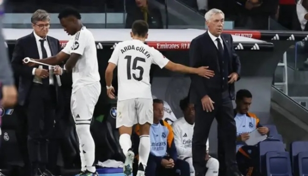 Ancelotti không thể để Vinicius, Bellingham hay Mbappe dự bị.